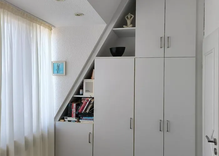 Sonnige Mit Seeblick Apartment Markkleeberg